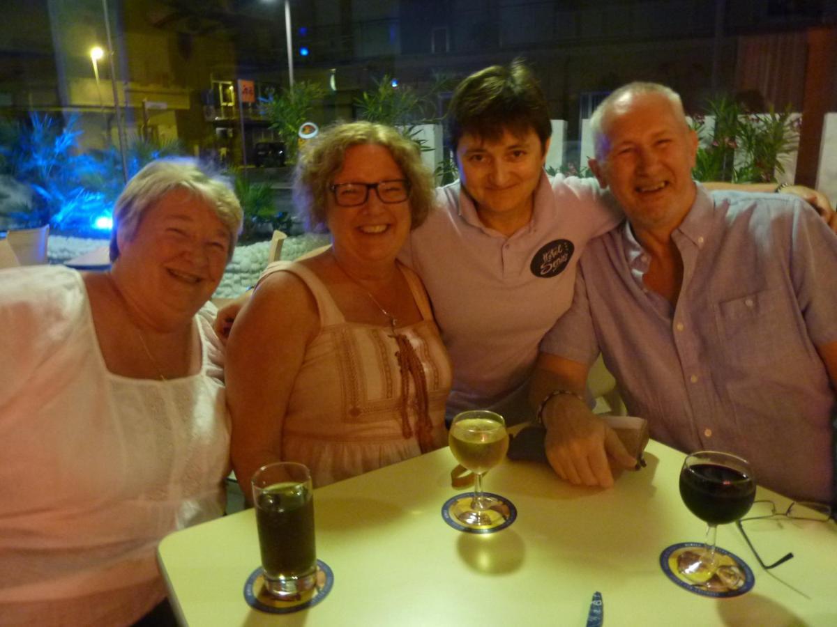 Hotel Senior Cattolica Luaran gambar
