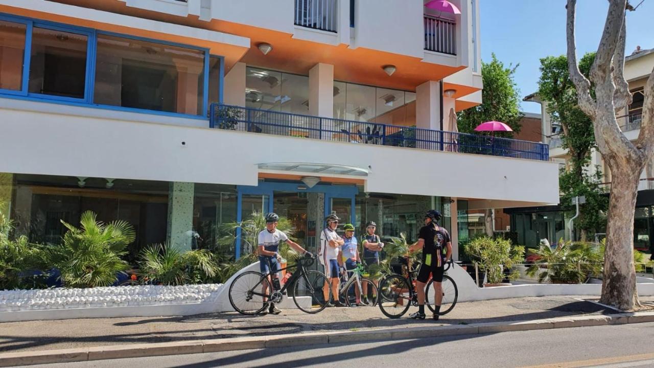 Hotel Senior Cattolica Luaran gambar