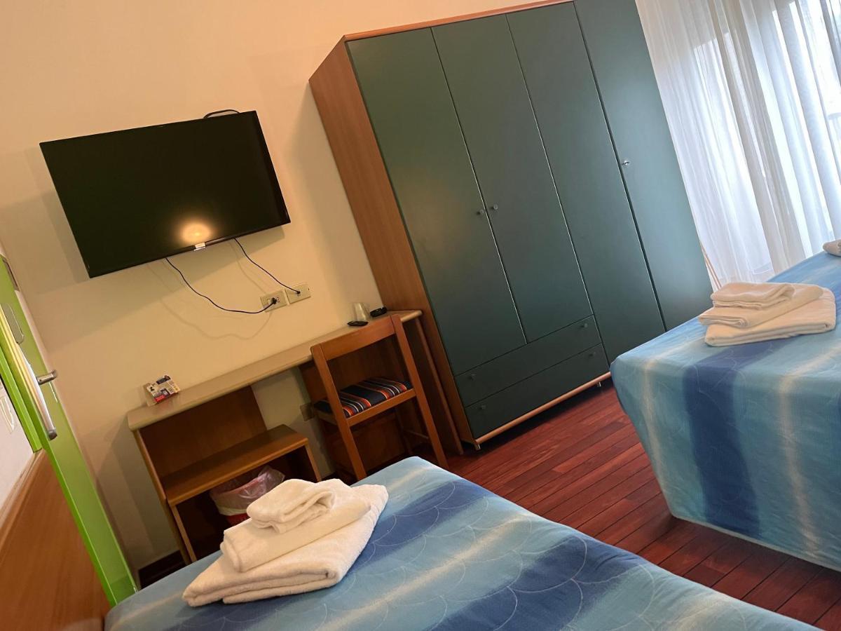 Hotel Senior Cattolica Luaran gambar