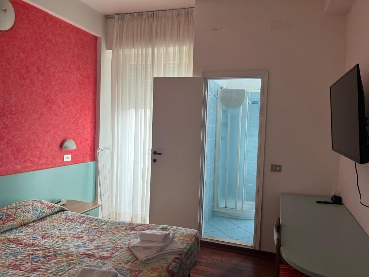 Hotel Senior Cattolica Luaran gambar
